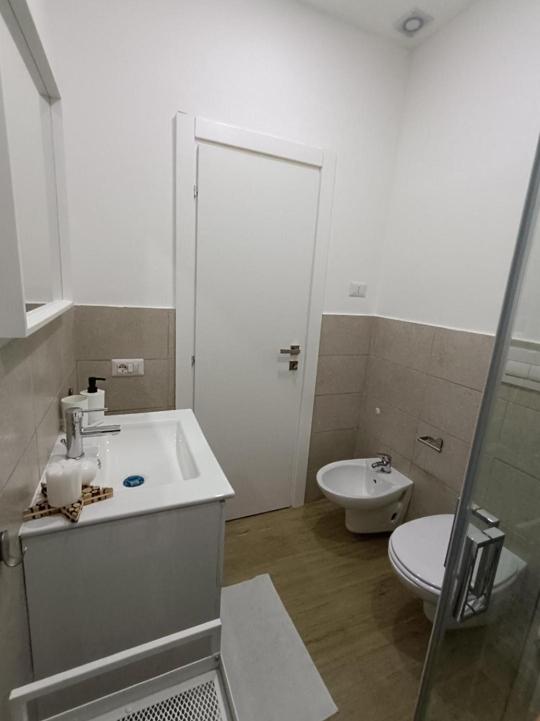 Simply House In Bari Twin Apartment Ngoại thất bức ảnh