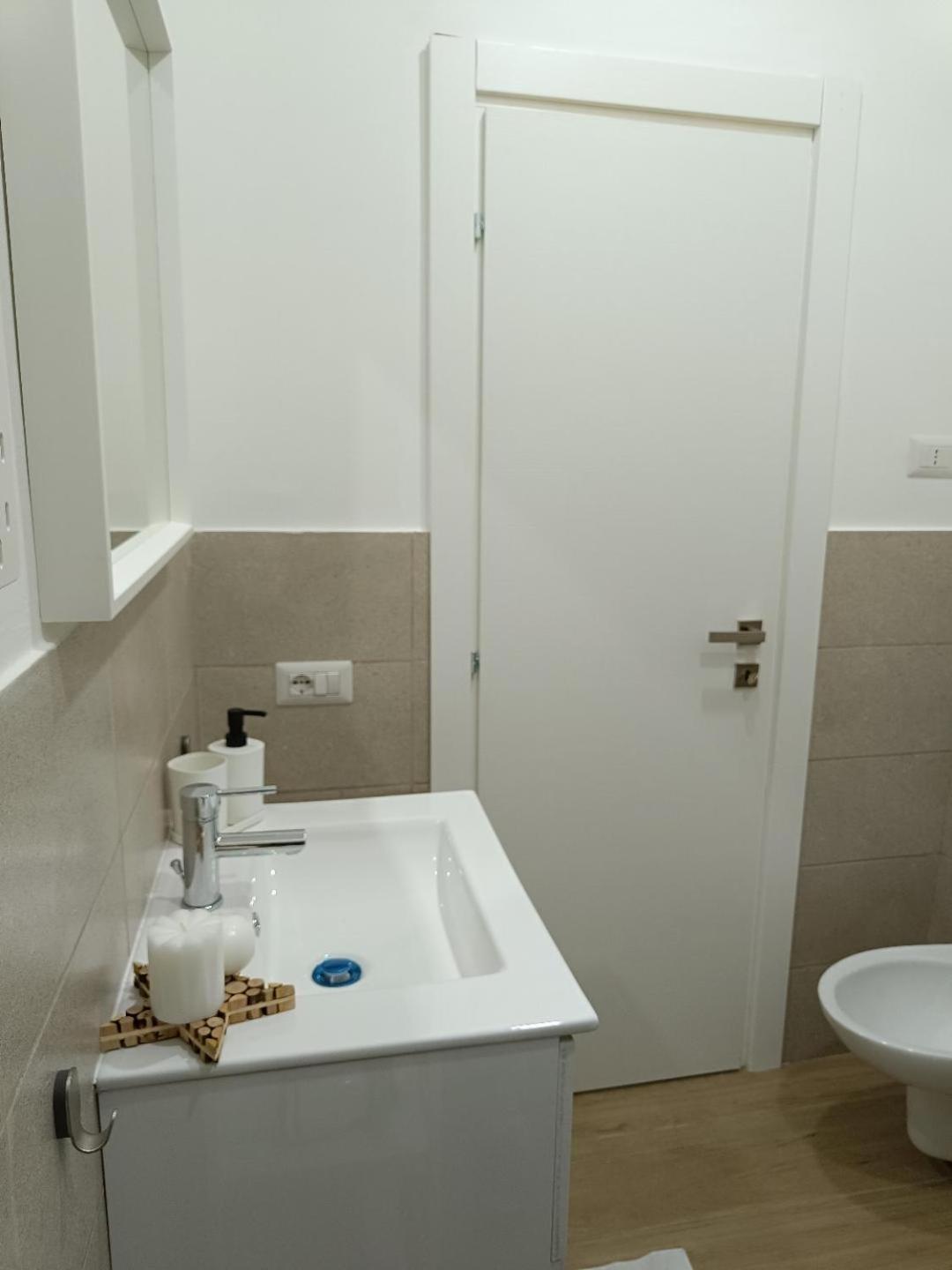Simply House In Bari Twin Apartment Ngoại thất bức ảnh